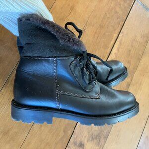 La Canadienne cozy brown leather shearling lined lace-up boots Size 8 N EUC